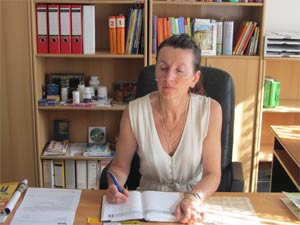 Nelia Sydoriak-Rauch im B&uuml;ro