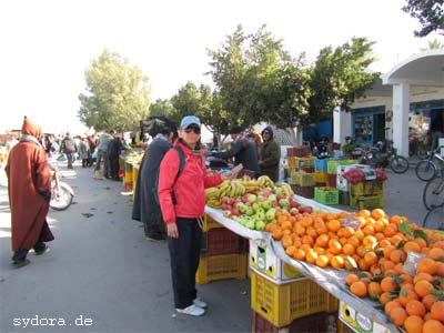 Nelia Sydoriak-Rauch auf dem Basar im Ajam