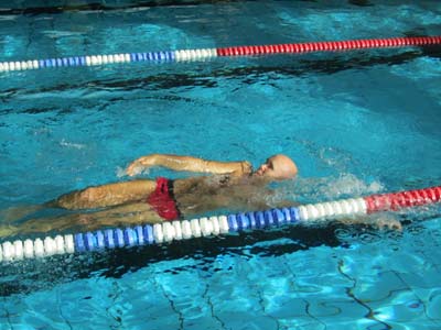 Peter Rauch beim Schwimmen