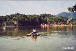 Peter Rauch und Nelia Sydoriak auf dem See Siloamski Kupalni am Kurort Shayan