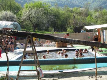 Thermalbad in Velyatyn, von außerhalb aufgenommen 2011